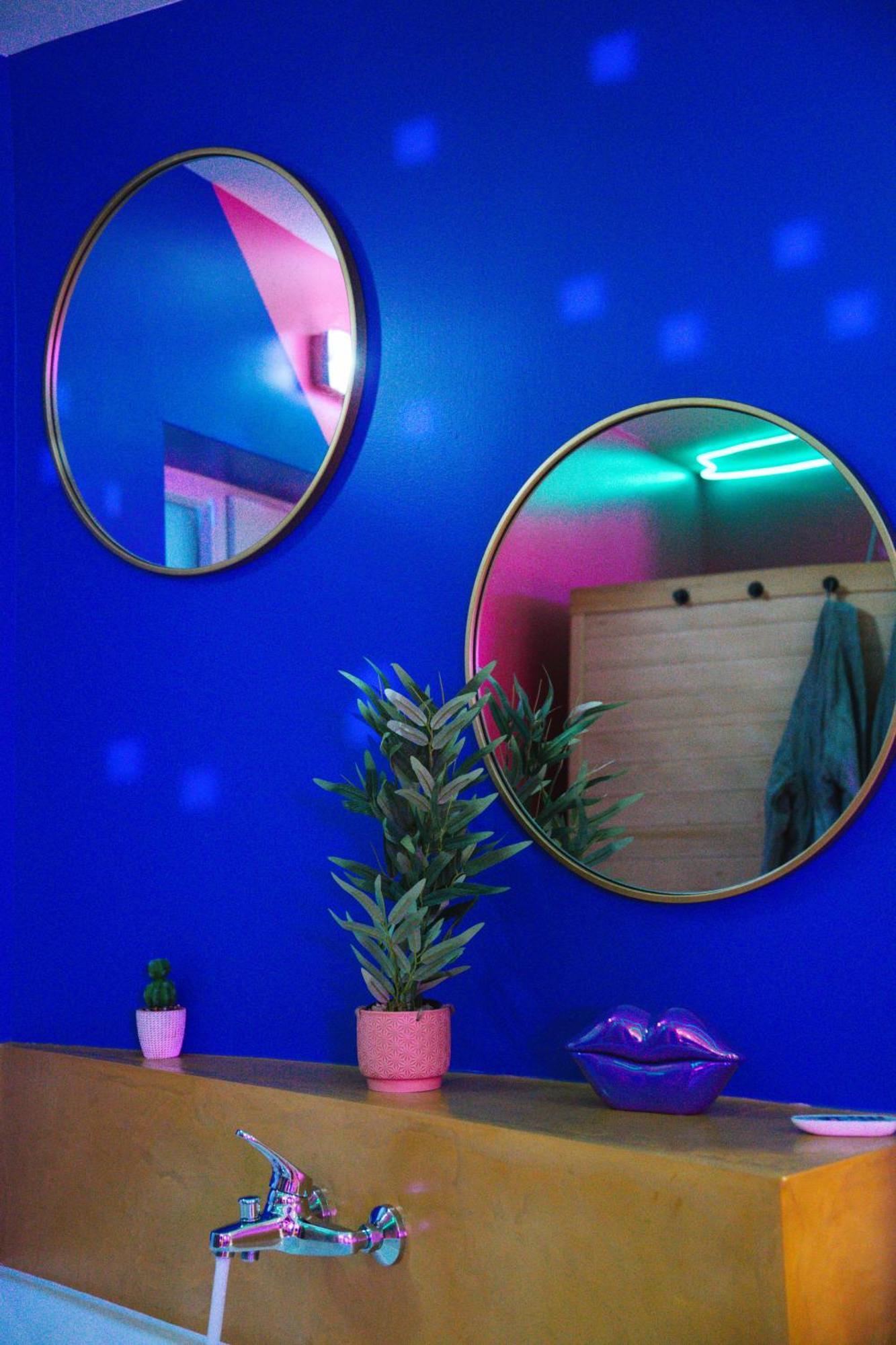 Capsule Boogie-Woogie - Jacuzzi - Sauna - Billard - Jeux - Ecran Geant - Filet Suspendu - Netflix La Louviere Exterior photo
