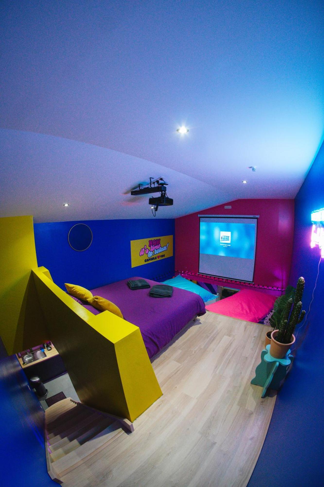 Capsule Boogie-Woogie - Jacuzzi - Sauna - Billard - Jeux - Ecran Geant - Filet Suspendu - Netflix La Louviere Exterior photo